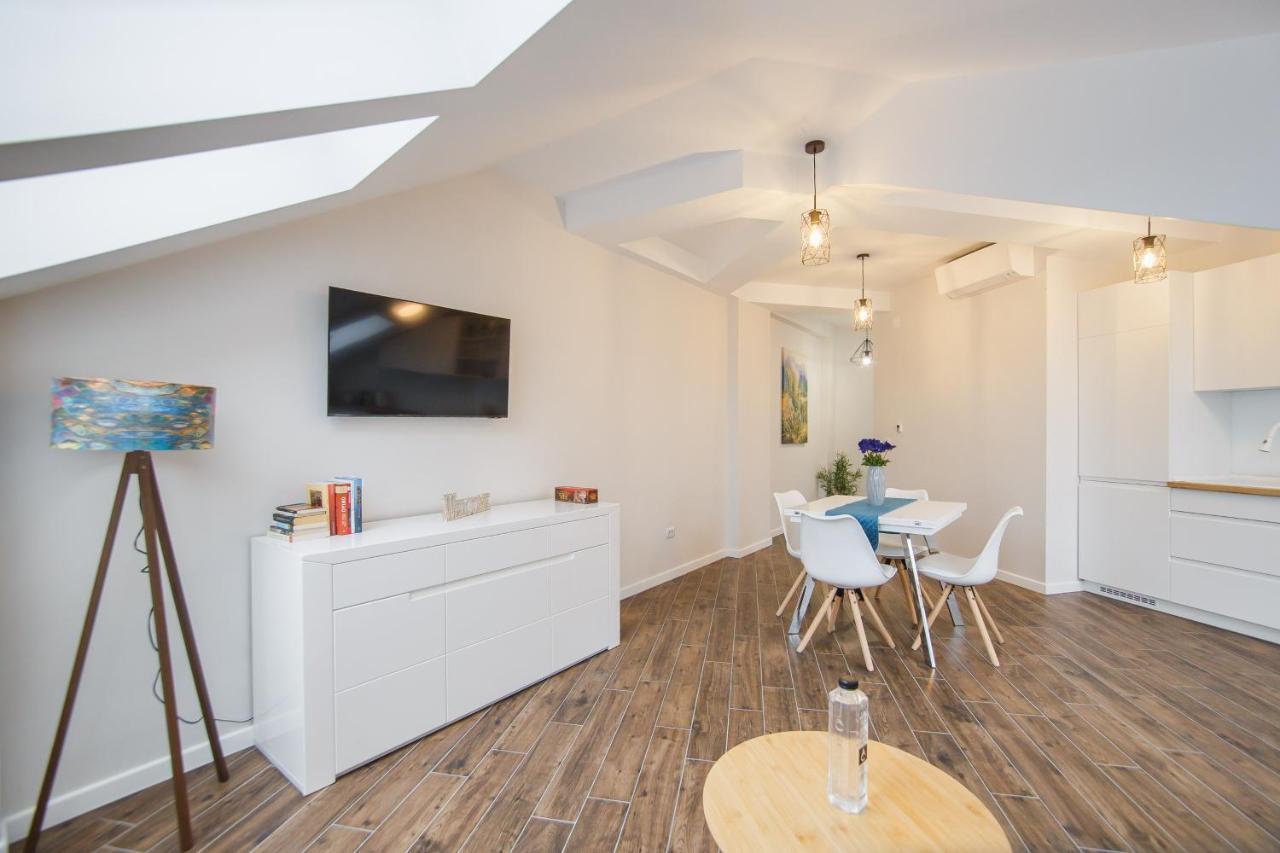 Skylight Loft Near City Center Oradea Eksteriør billede