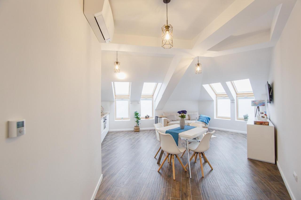 Skylight Loft Near City Center Oradea Eksteriør billede