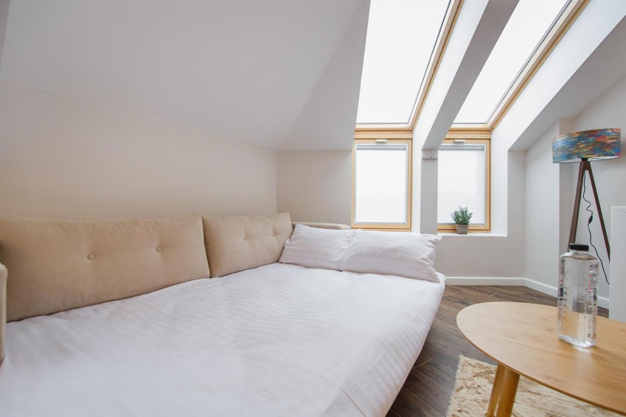 Skylight Loft Near City Center Oradea Eksteriør billede