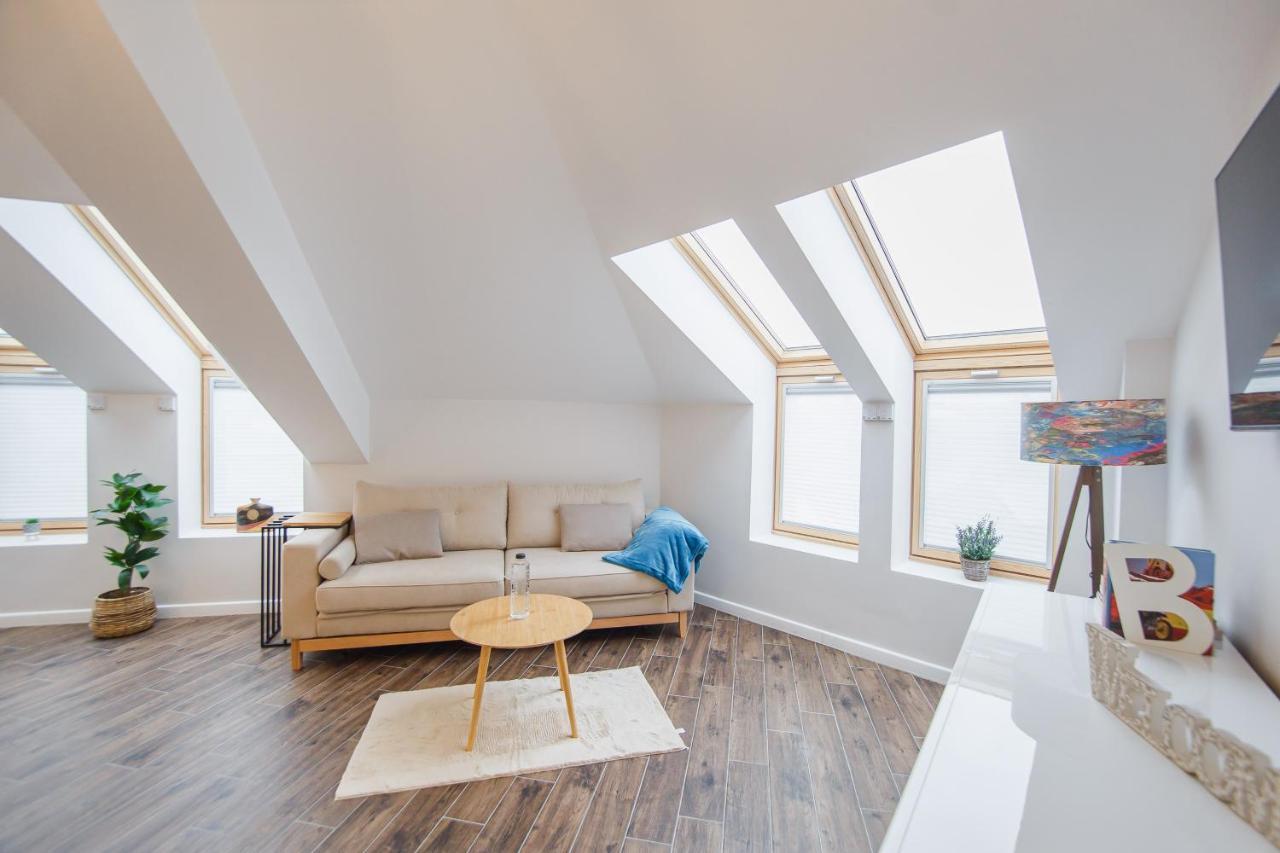 Skylight Loft Near City Center Oradea Eksteriør billede
